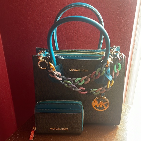 Michael kors satchel and matching wallet - Picture 1 of 3
